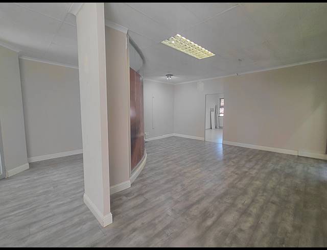 146M² OFFICE TO LET IN BRYANSTON